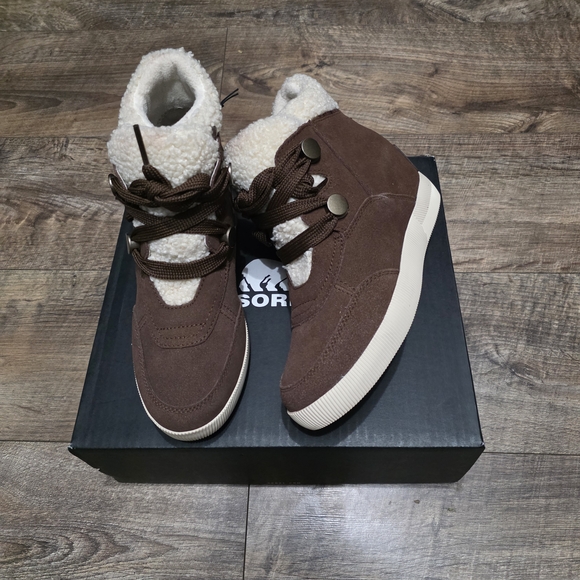 Sorel  Out N Out  Winter Boots Women Size 7.5 - Picture 3 of 11